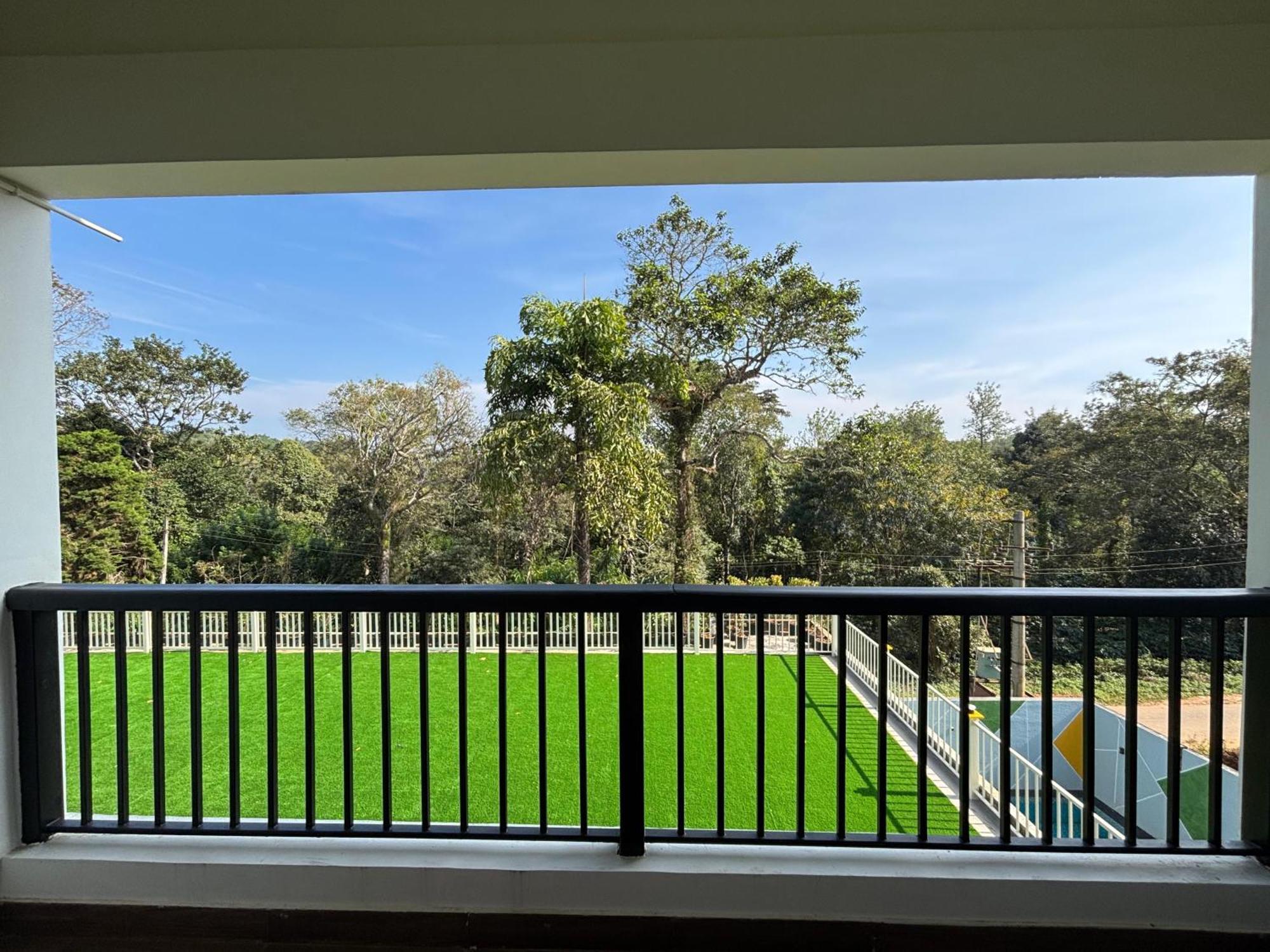 Coorg Le Embera Homestay Virajpet