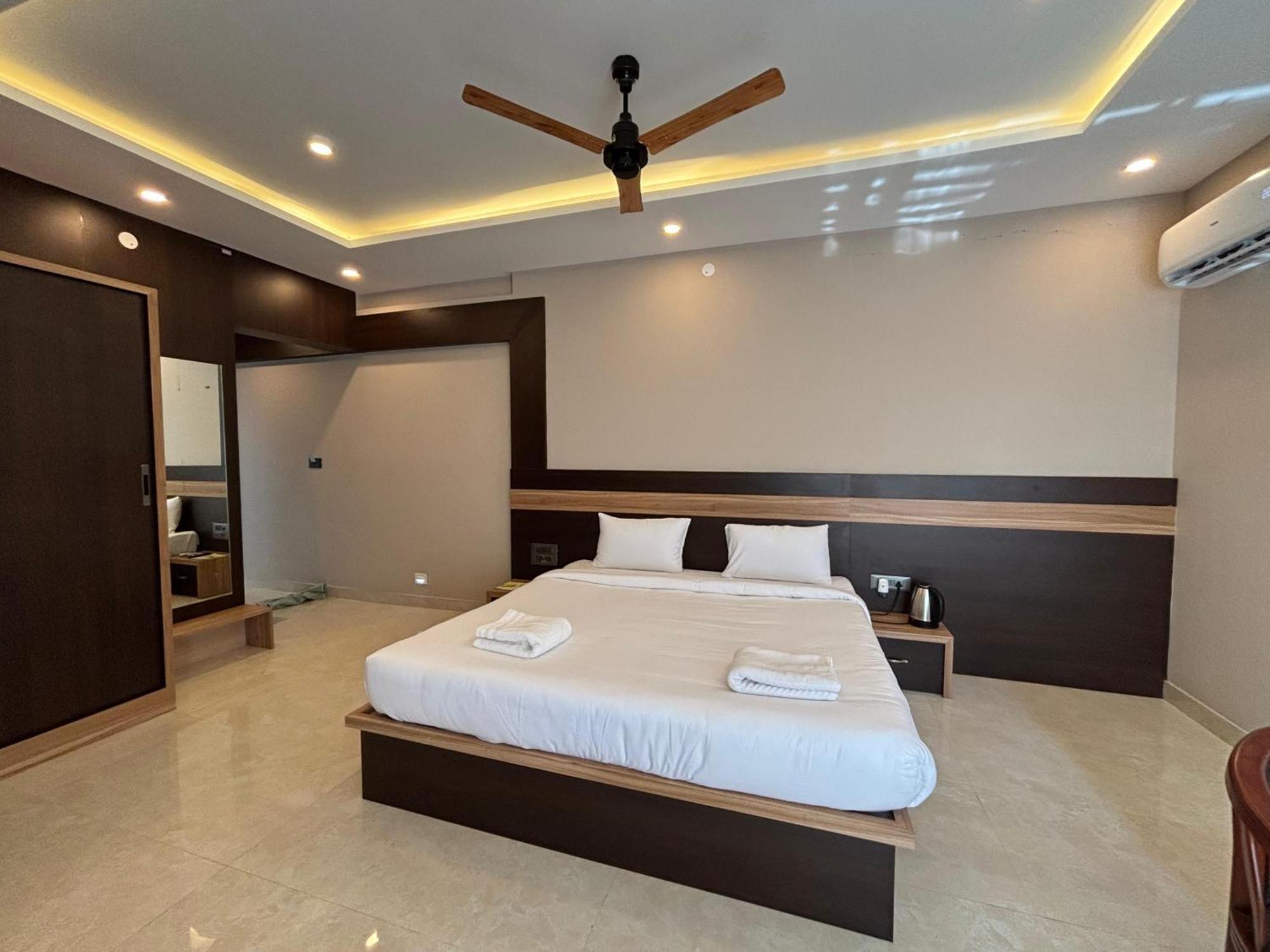Coorg Le Embera Homestay Virajpet